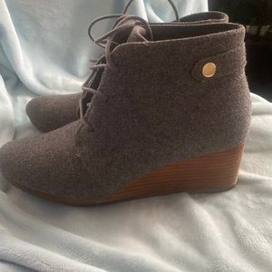 Dr sholls size 8 wedge shoe